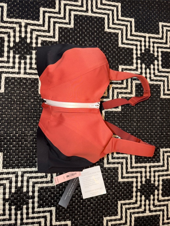 Victoria's Secret Other - nWT Victoria’s Secret 32DD Knockout front close sports bra